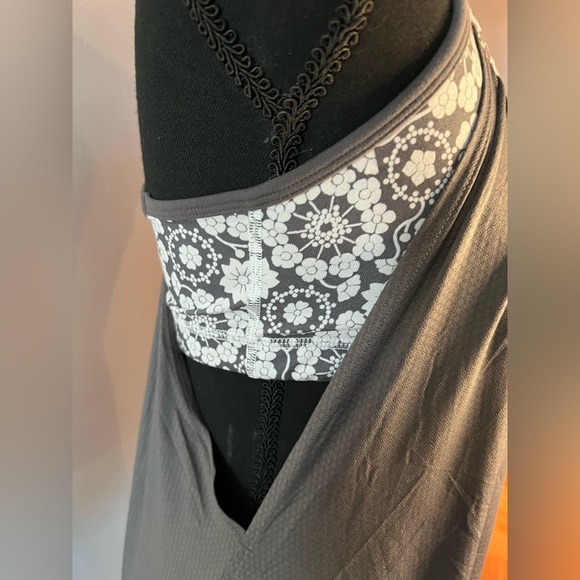 Gray Racerback Tank with Built-in Bra Size 6 - Picture 3 of 6